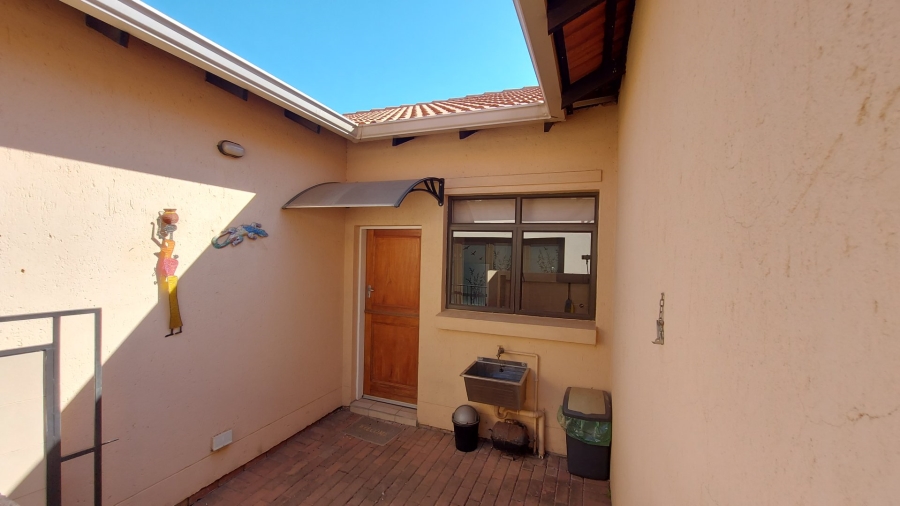 3 Bedroom Property for Sale in Xanadu North West